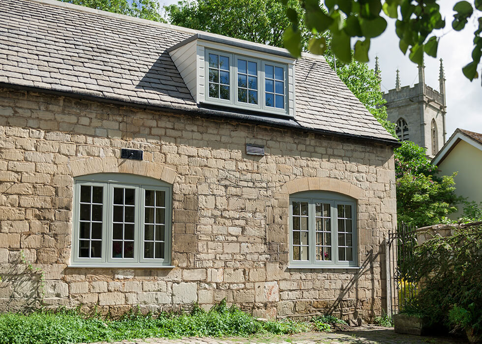 https://www.stedek.co.uk/wp-content/uploads/2018/04/Green-heritage-residence-collection-windows.jpg