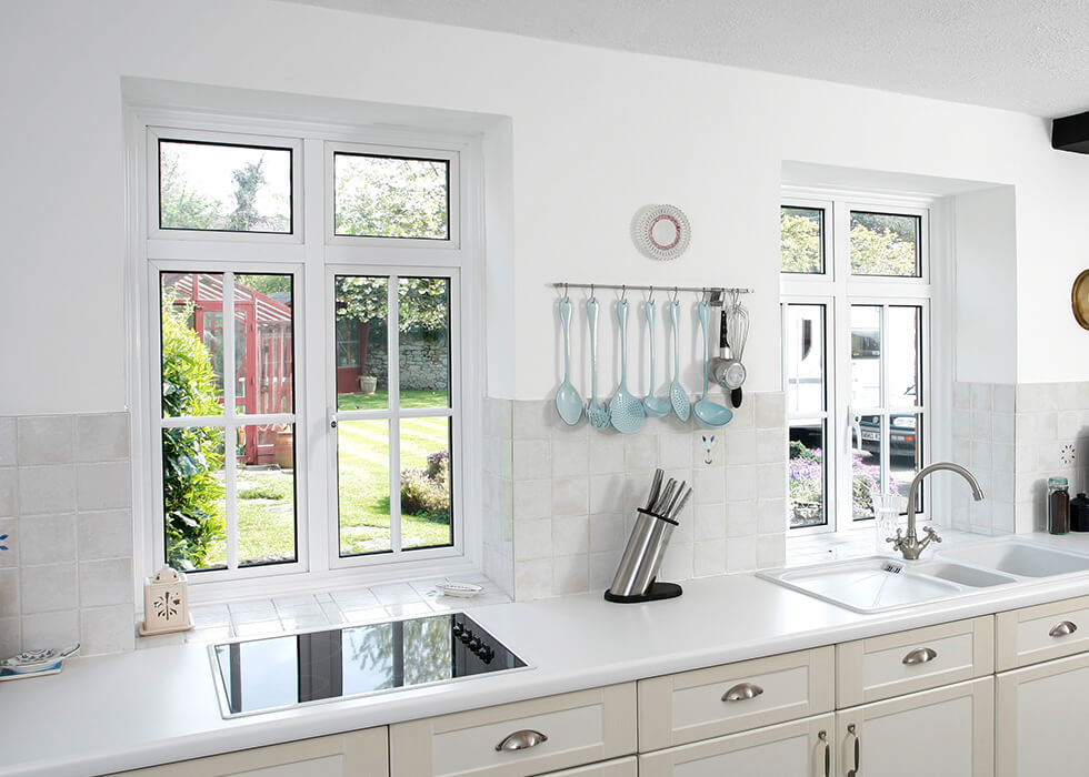 https://www.stedek.co.uk/wp-content/uploads/2018/06/Smart-aluminium-windows-interior-view.jpg