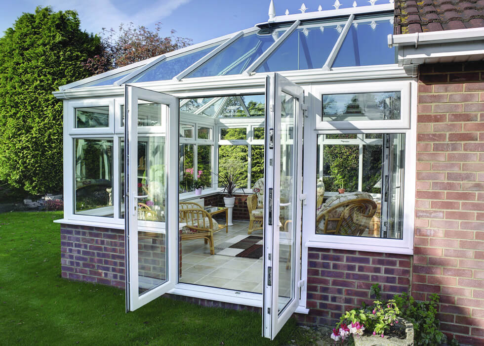 https://www.stedek.co.uk/wp-content/uploads/2018/06/White-uPVC-Swish-Conservatory.jpg